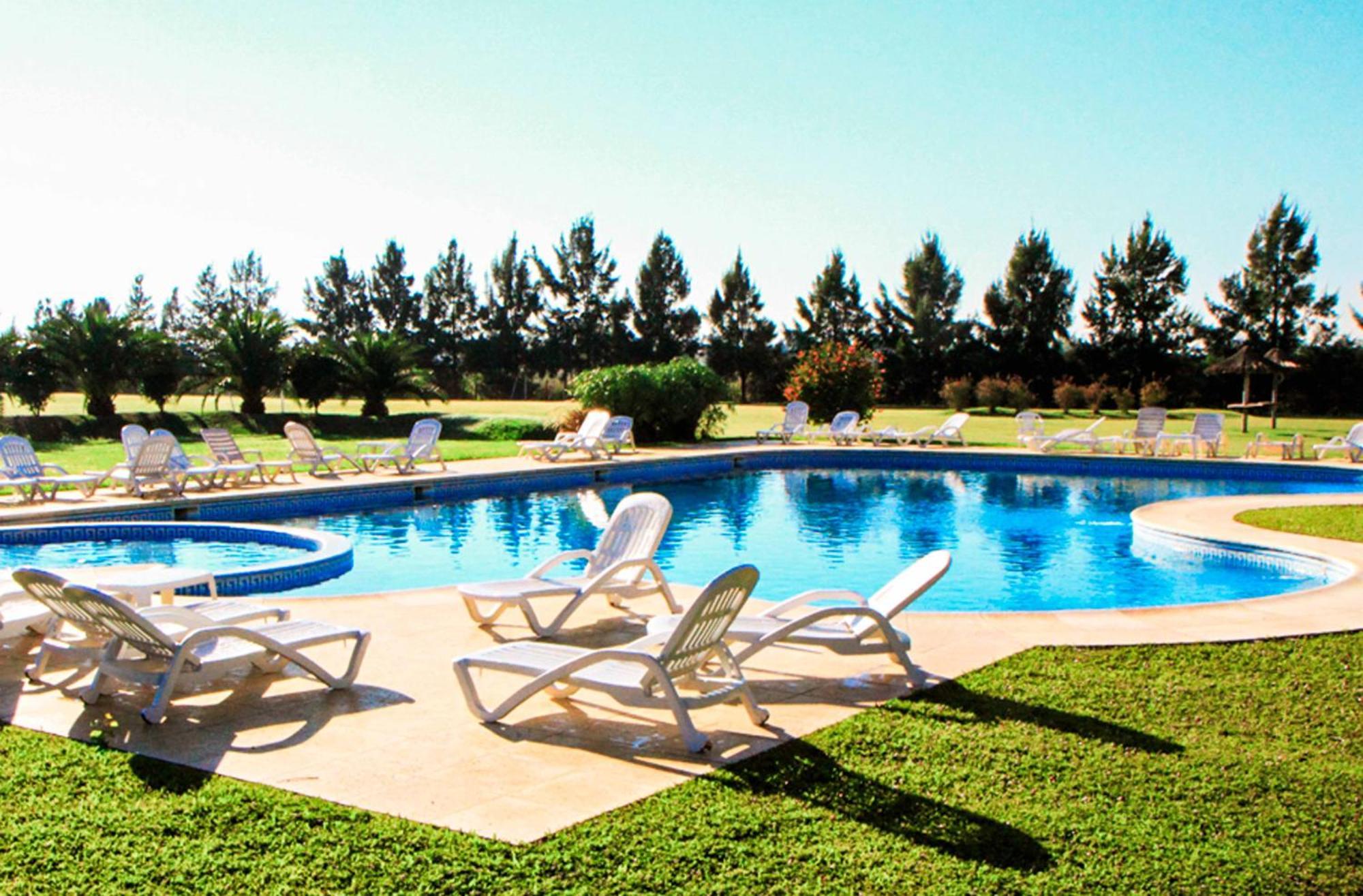 Wyndham Garden Campana Hotel Exterior photo