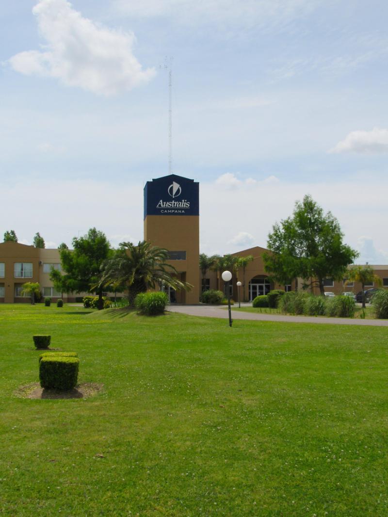Wyndham Garden Campana Hotel Exterior photo