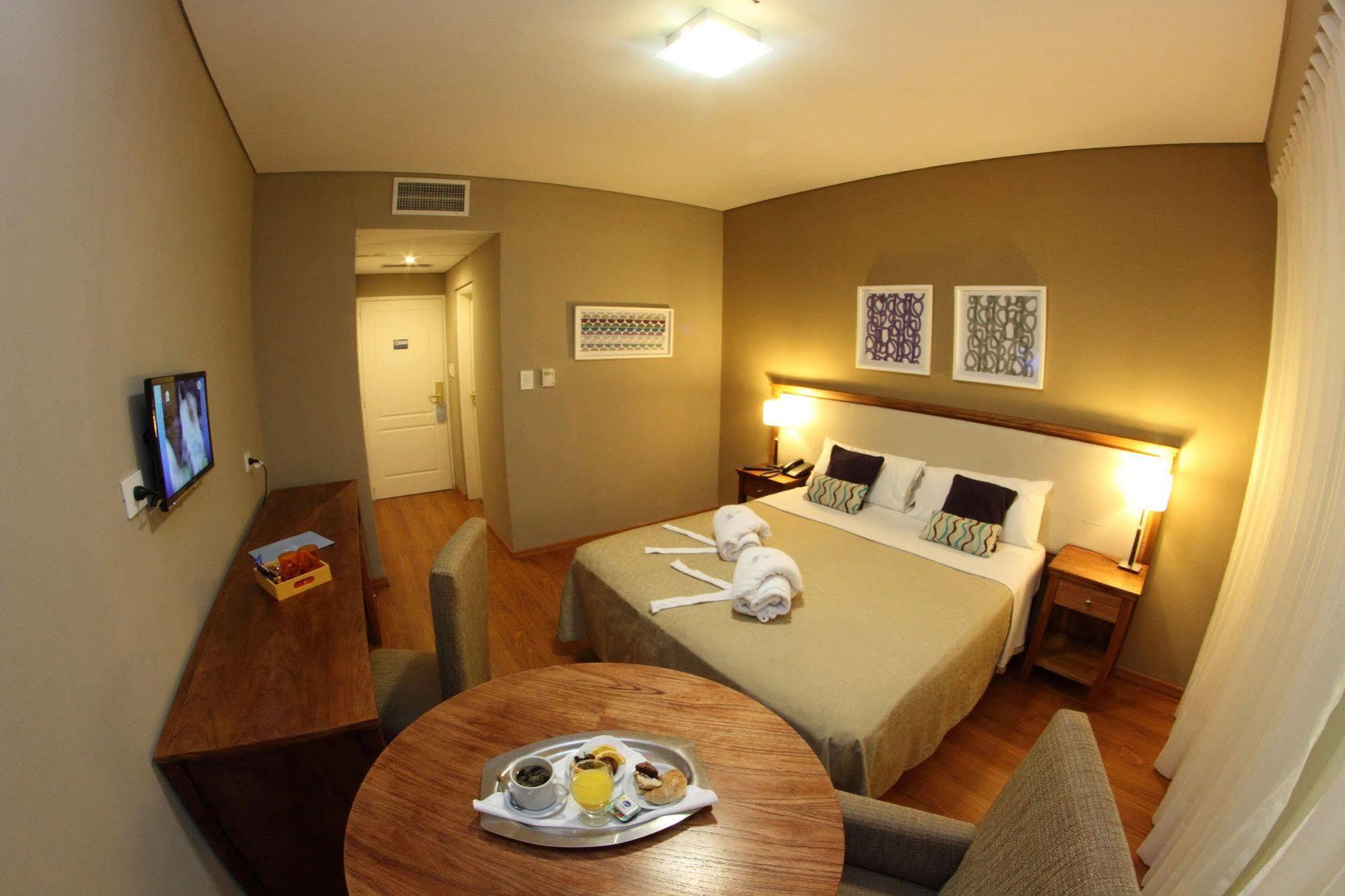 Wyndham Garden Campana Hotel Exterior photo