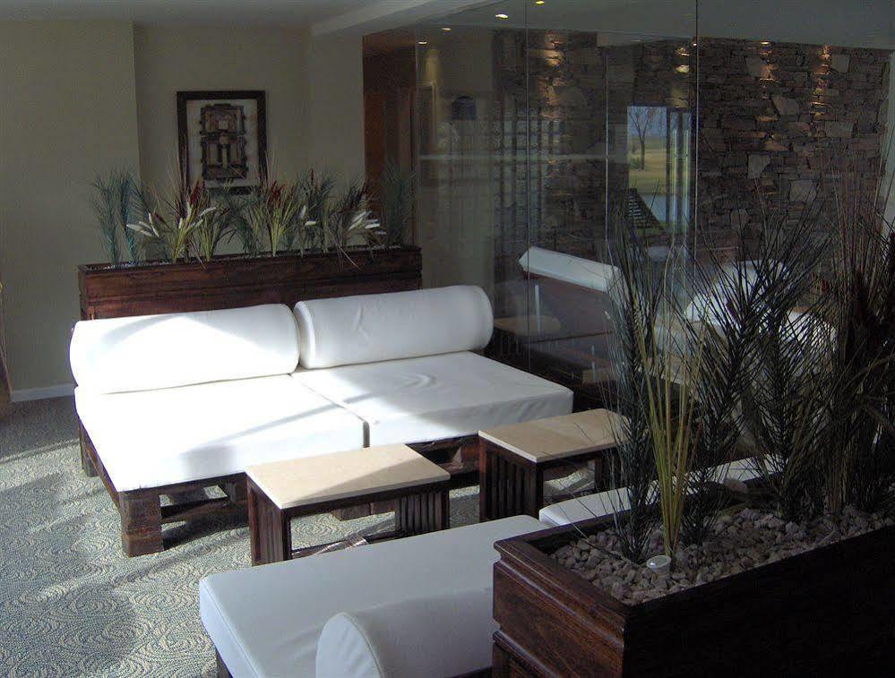 Wyndham Garden Campana Hotel Exterior photo
